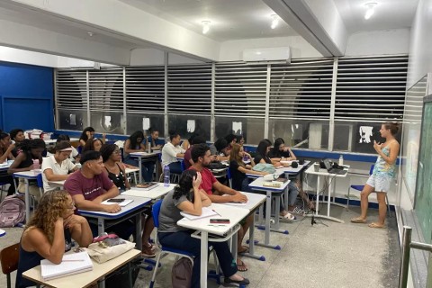 Pré-vestibular gratuito oferece 40 bolsas de R$ 200 em Cabo Frio