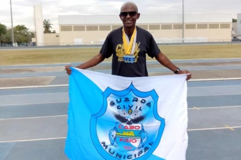 Agente da Guarda Civil Municipal de Cabo Frio conquista duas medalhas de ouro no Festival de Atletismo Master