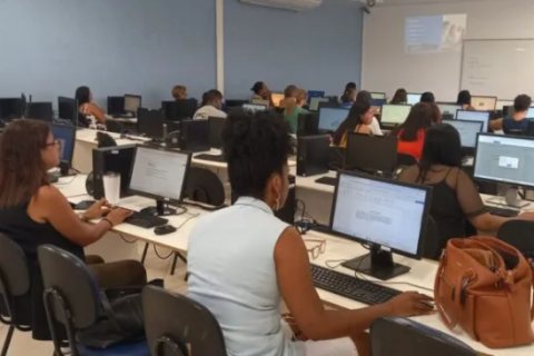 Prefeitura de Cabo Frio oferece curso básico de informática para profissionais da Educação