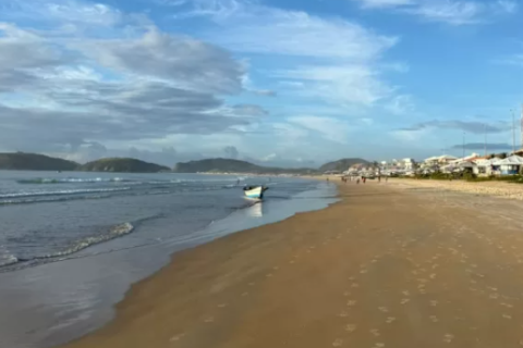 Dia começa com névoa e termina com sol: segunda-feira (14) será de tempo firme na Região dos Lagos