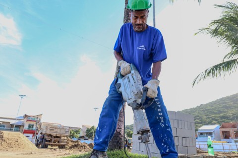 Prefeitura de Cabo Frio inicia obras em duas novas praças e chega a nove espaços públicos em revitalização