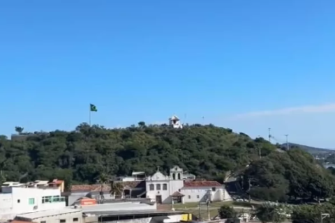 Frio e céu limpo marcam a terça-feira (12) na Região dos Lagos