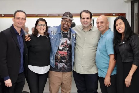 Cine São Pedro é inaugurado com filme ao ar livre e show de Buchecha