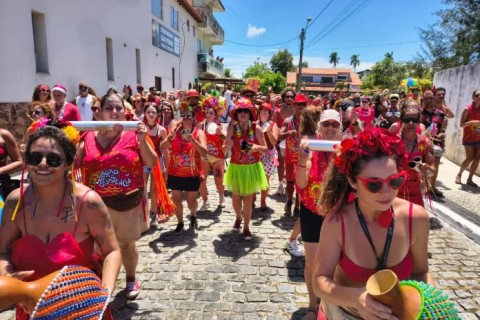 Bloco Alternativo Resistência realiza pré-carnaval com cortejo na Passagem, em Cabo Frio, neste sábado (31)